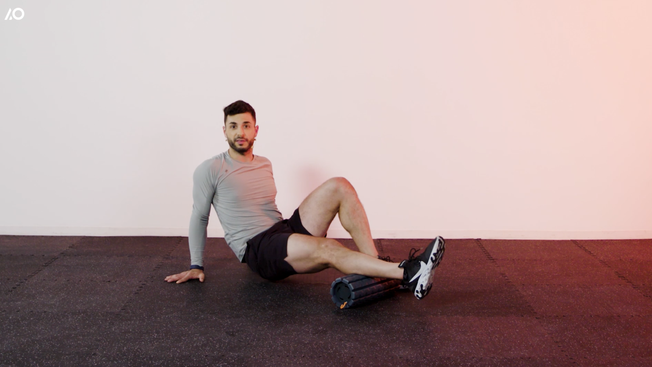 Dan Giordano Demonstrates How to Use Foam Roll the Right Way