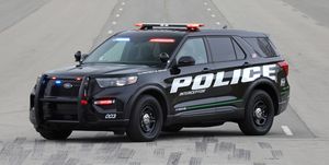 2020-ford-police-pursuit-hybrid-AWD