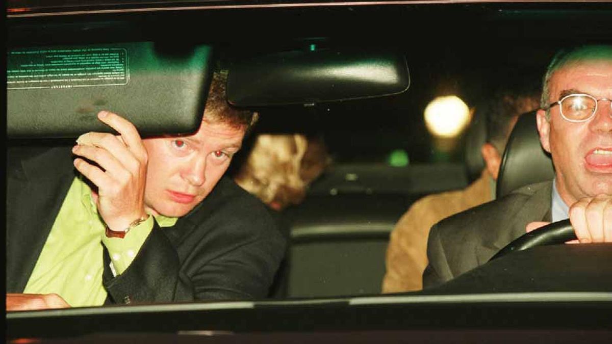 https://hips.hearstapps.com/hmg-prod/images/diana-princess-of-wales-and-dodi-fayed-bodyguard-trevor-news-photo-1699459261.jpg?crop=1xw:0.86669xh;center,top&resize=1200:*