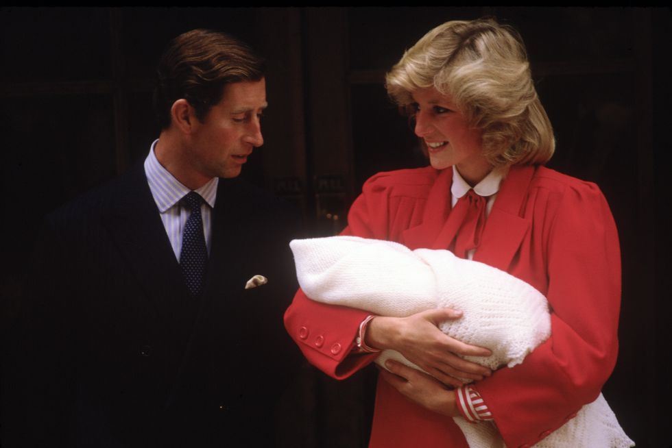 diana princess of wales and prince charles with new born prince harry
