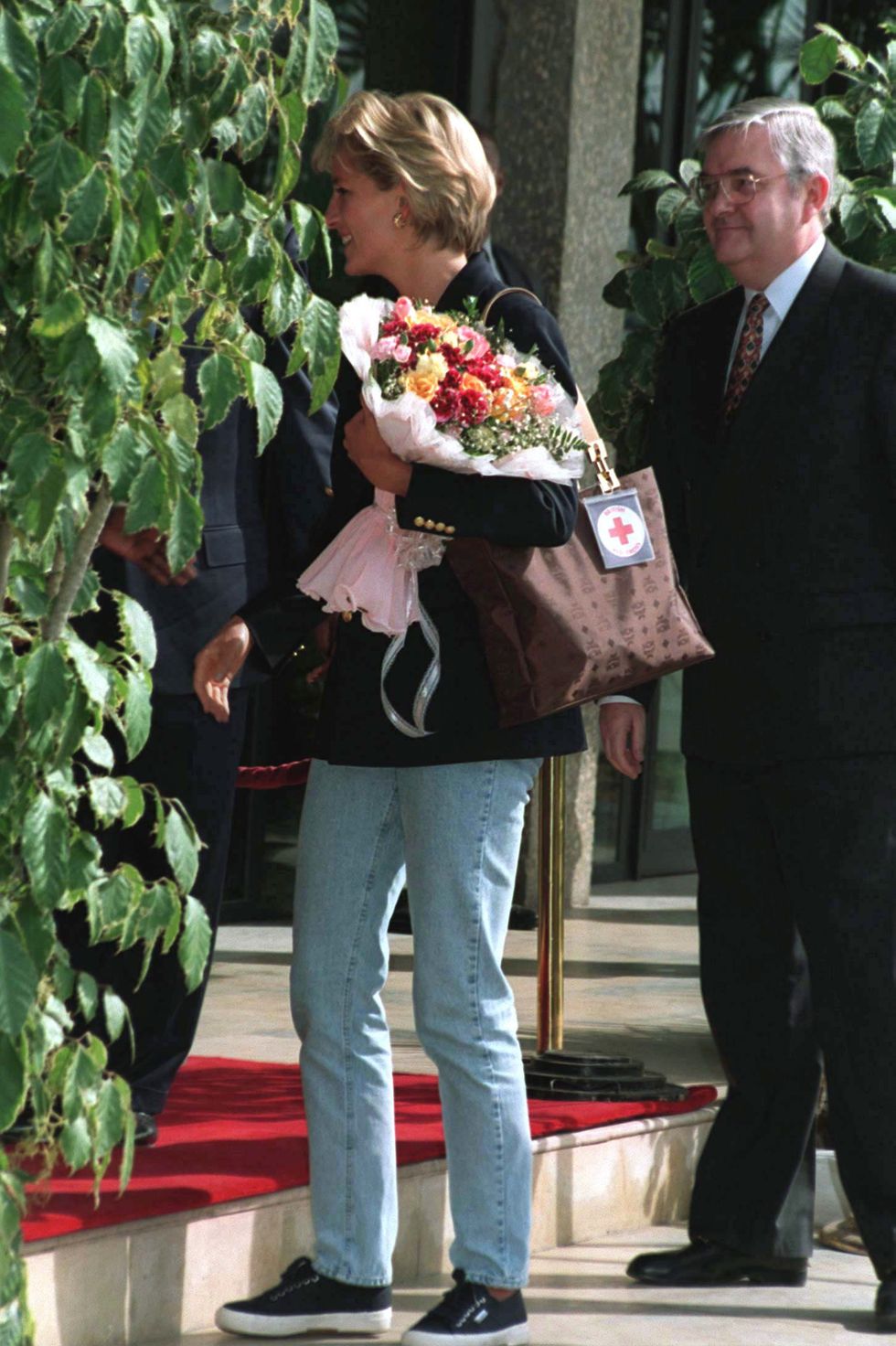 https://hips.hearstapps.com/hmg-prod/images/diana-princess-of-wales-arriving-at-luanda-airport-in-news-photo-1696847611.jpg?resize=980:*