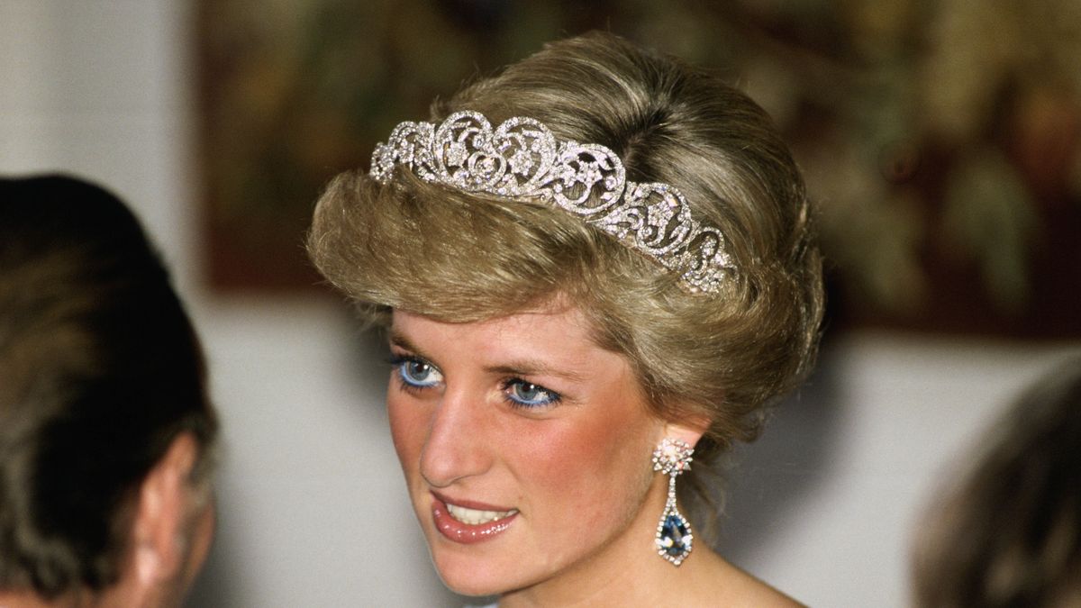 preview for La collana di perle di Lady Diana