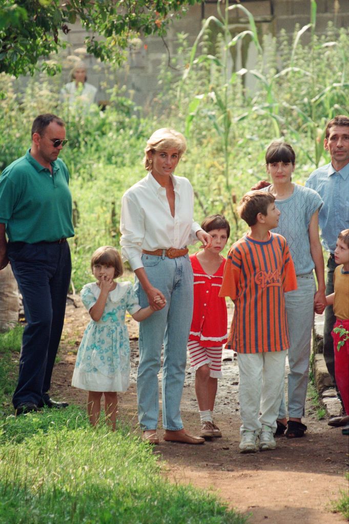The Crown: See 1997 Photos and Video of Princess Diana in Bosnia