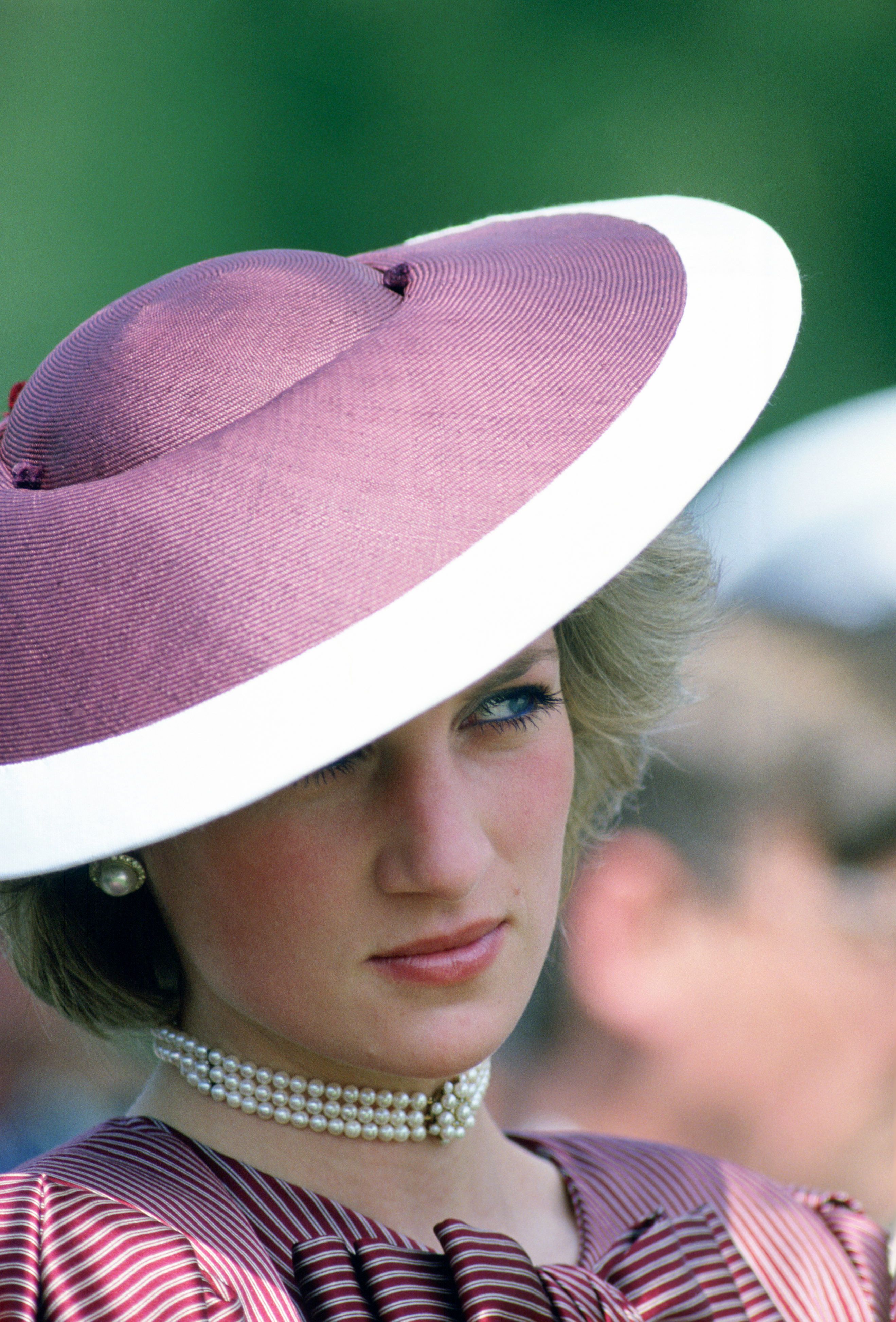 1,109 Princess Diana Pearls Stock Photos, High-Res Pictures, and Images -  Getty Images