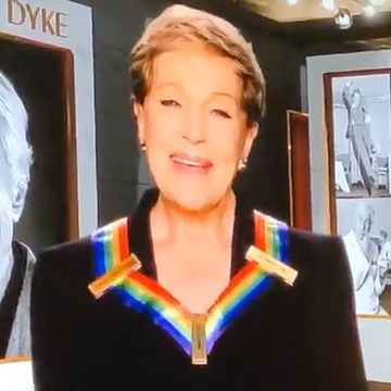 fans react to julie andrews’s kennedy center honors tribute to dick van dyke
