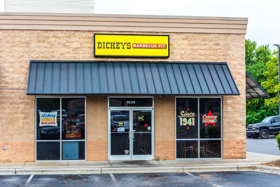 dickey's barbecue pit restaurant