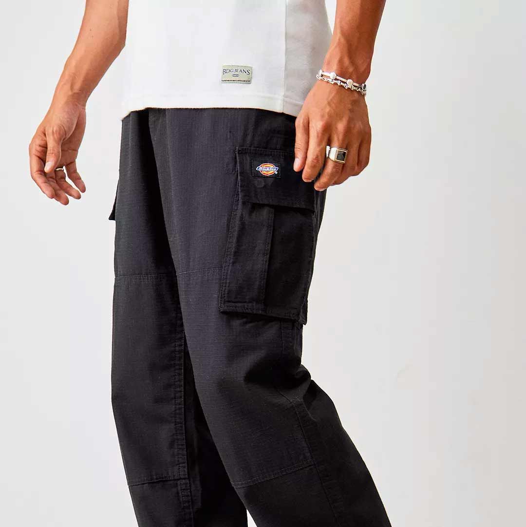 Tendencias 2023: los pantalones Dickies baratos de 38 euros