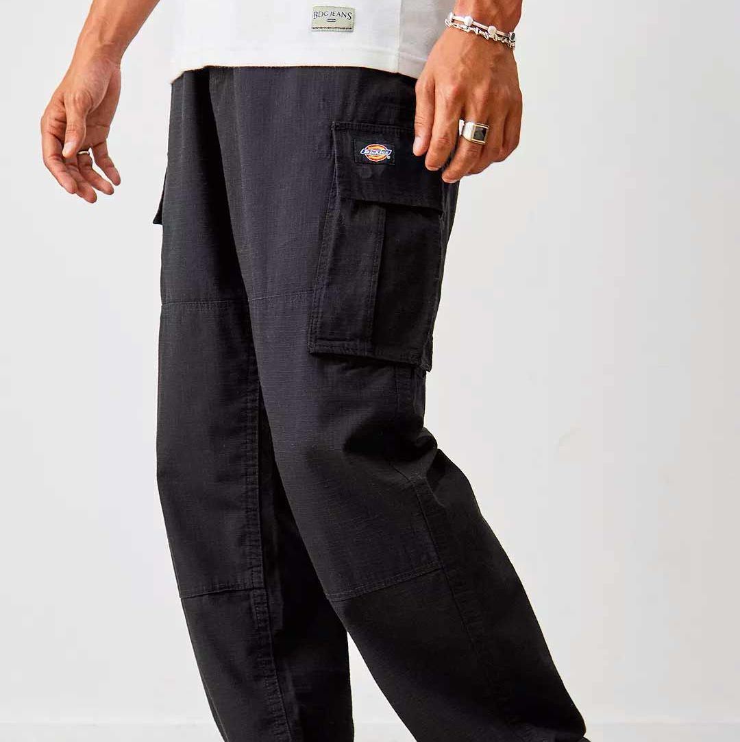 Tendencias 2023: los pantalones Dickies baratos de 38 euros