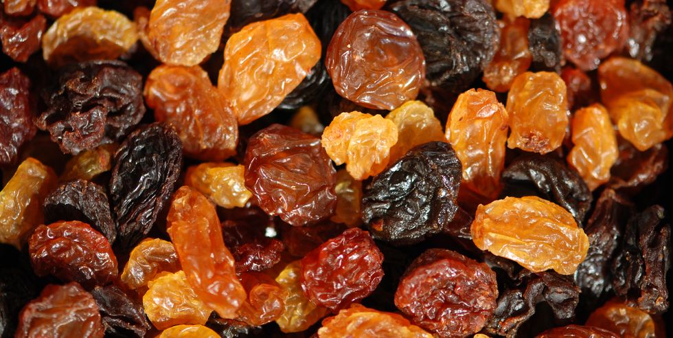 different sorts of sundried raisins