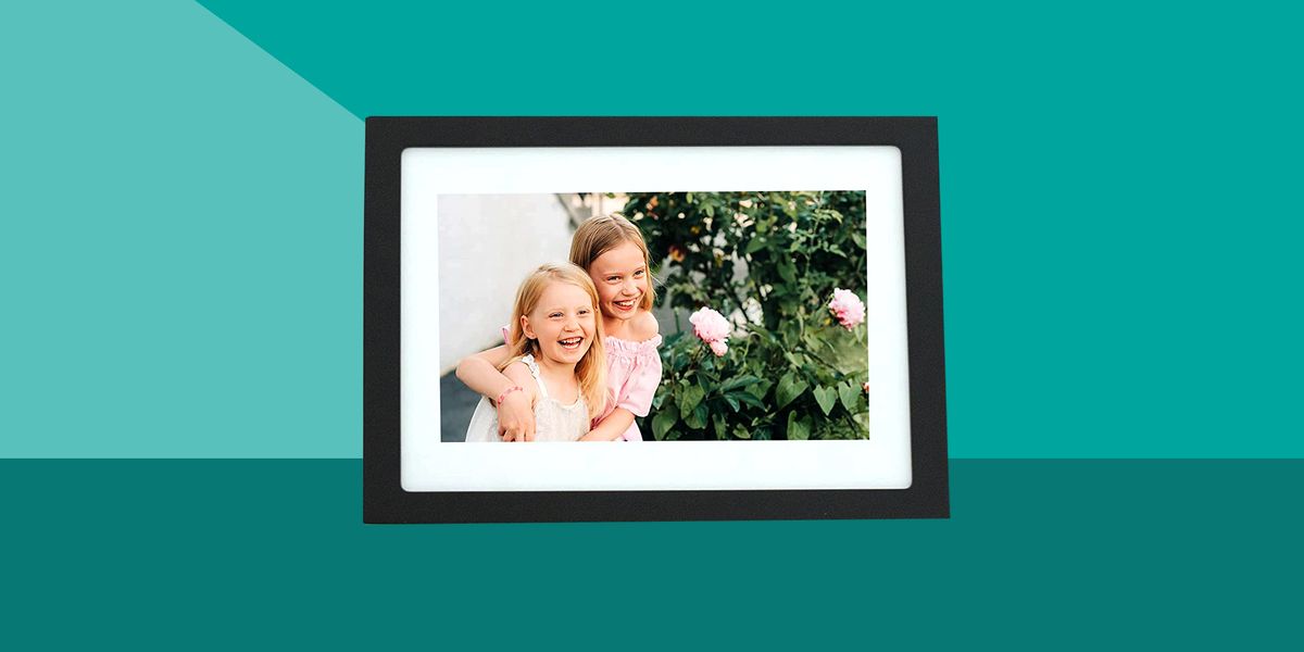 digital photo frame displaying photo of two blonde girls