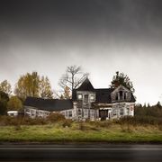 A dilapidated, haunted house in Maine.