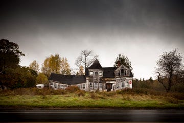 A dilapidated, haunted house in Maine.