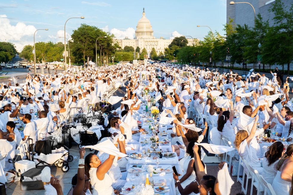 le diner en blanc revelers celebrate near the us capitol in 2021