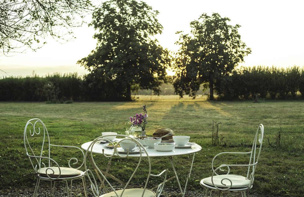 dinner table at sunset close up, loire valley