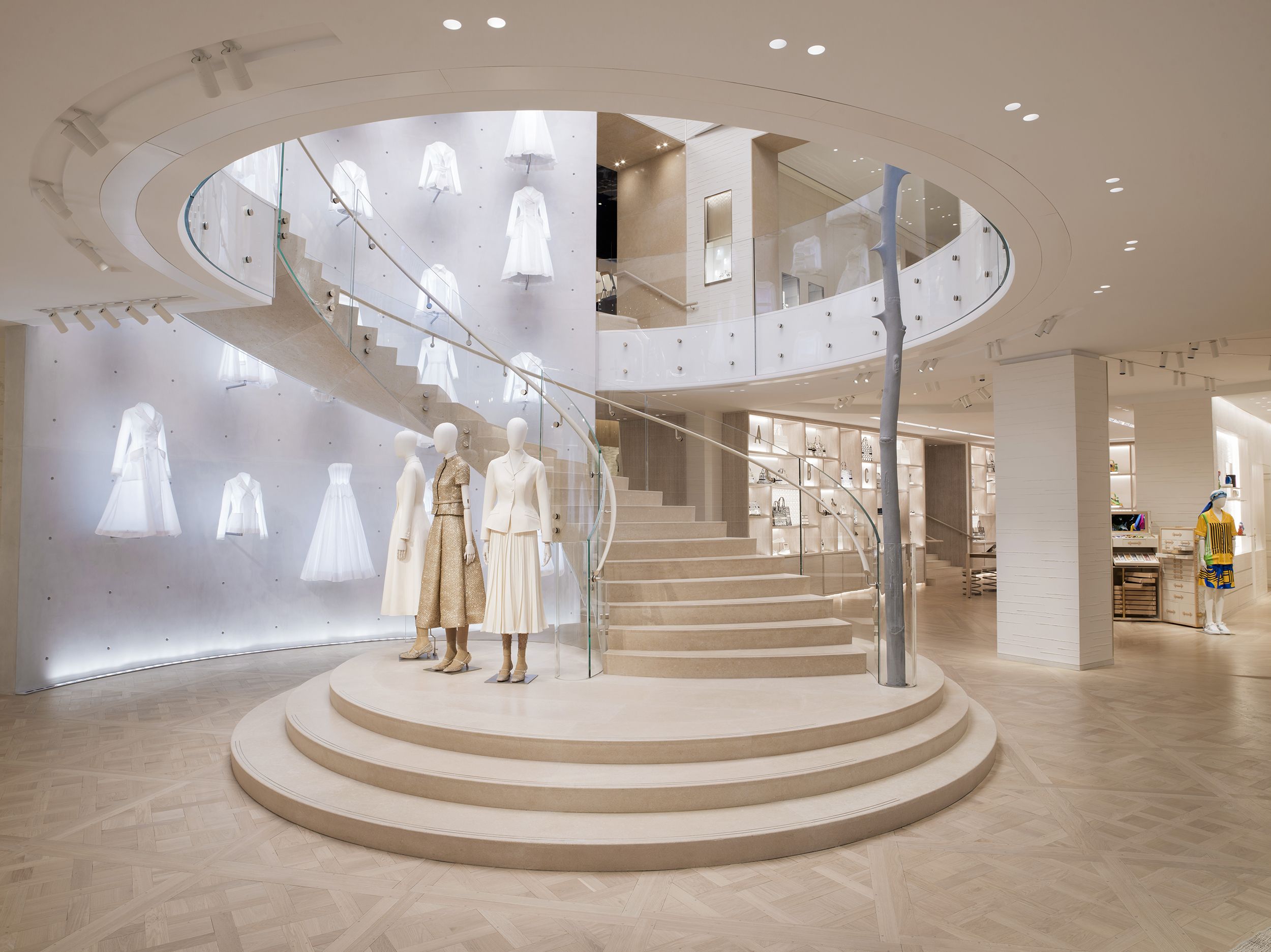 DIOR  Dior Boutique  FRANCE  Paris  127 Avenue Des ChampsElysées