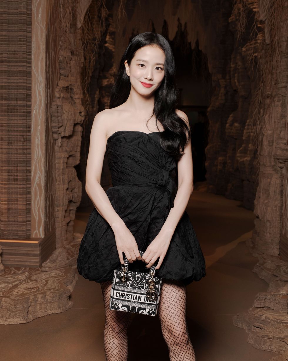 Jisoo in Paris: From Her Video Diary To Intimate Visit Photos At Dior -  ELLE SINGAPORE