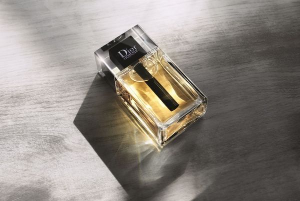 Perfume, Cosmetics, Material property, Technology, Electronic device, Rectangle, 