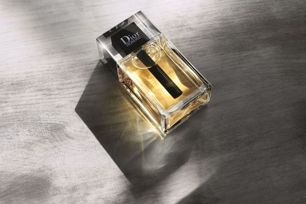 Perfume, Cosmetics, Material property, Technology, Electronic device, Rectangle, 