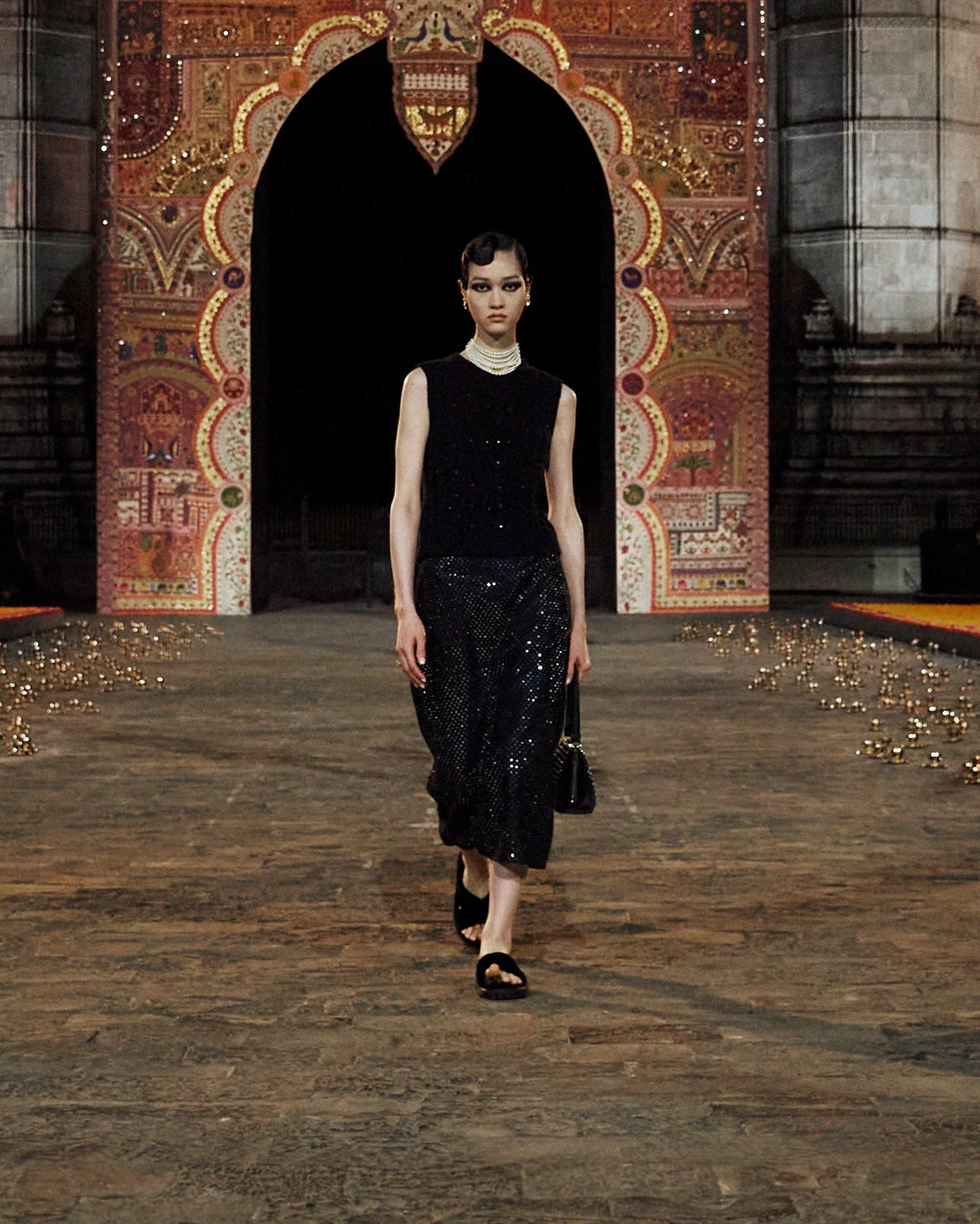 *コーデを格上げする魔法*【Dior】キュリオシテ ブローチ コーデを格上げする魔法*【Dior】キュリオシテ ブローチ