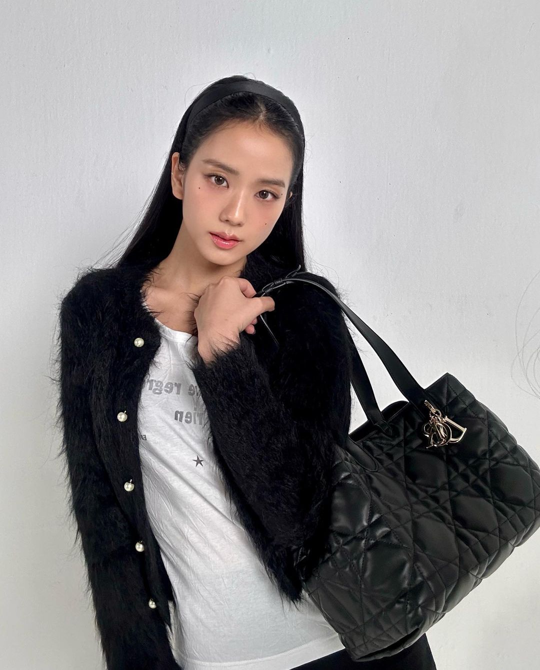 Dior 經典包新選擇！Jisoo 等名人都愛的Toujours包款：有Lady Dior的