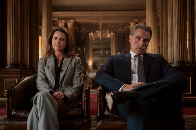 the diplomat l to r keri russell as kate wyler, rufus sewell as hal wyler in episode 305 of the diplomat cr liam danielnetflix 2025