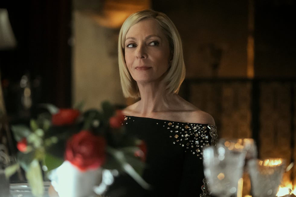 O Diplomata. Allison Janney como Grace Penn no episódio 308 de O Diplomata. Cr. Clifton Prescod/Netflix © 2025