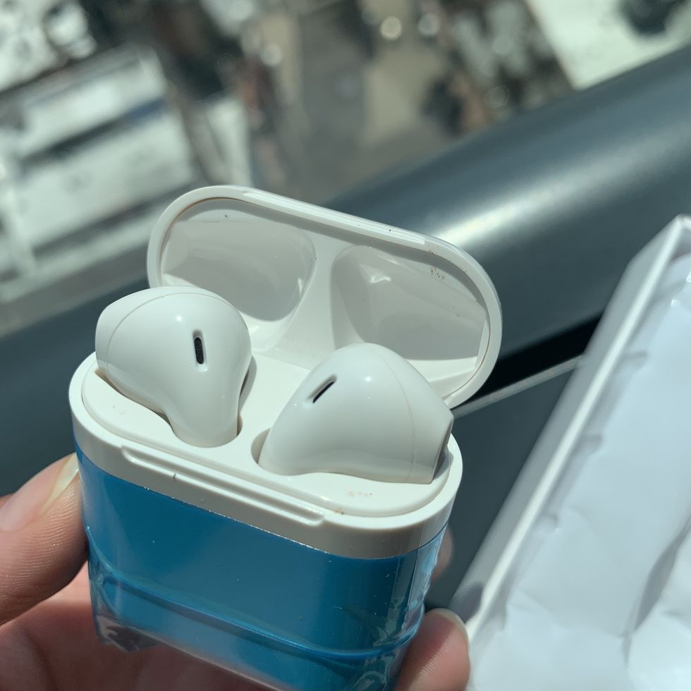 fake airpods review