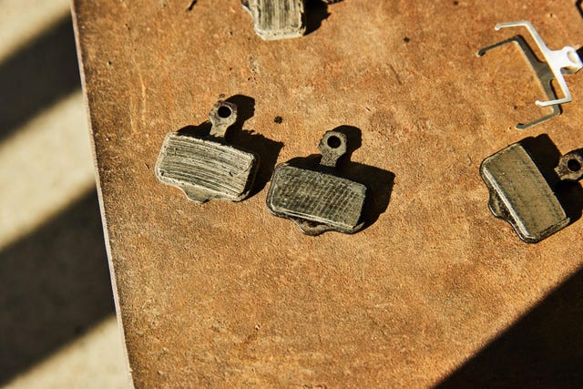 noisy bicycle brakes