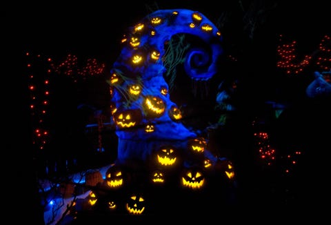 35 Photos Of Disney World At Halloween — Disney Halloween Photos