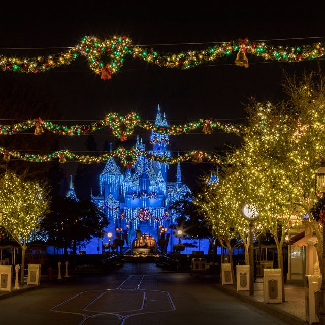 Disneyland Christmas Decorations By the Numbers - How Disney ...