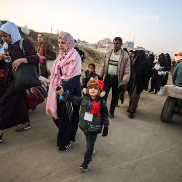 displaced palestinians continue to return to their war torn homes in northern gaza