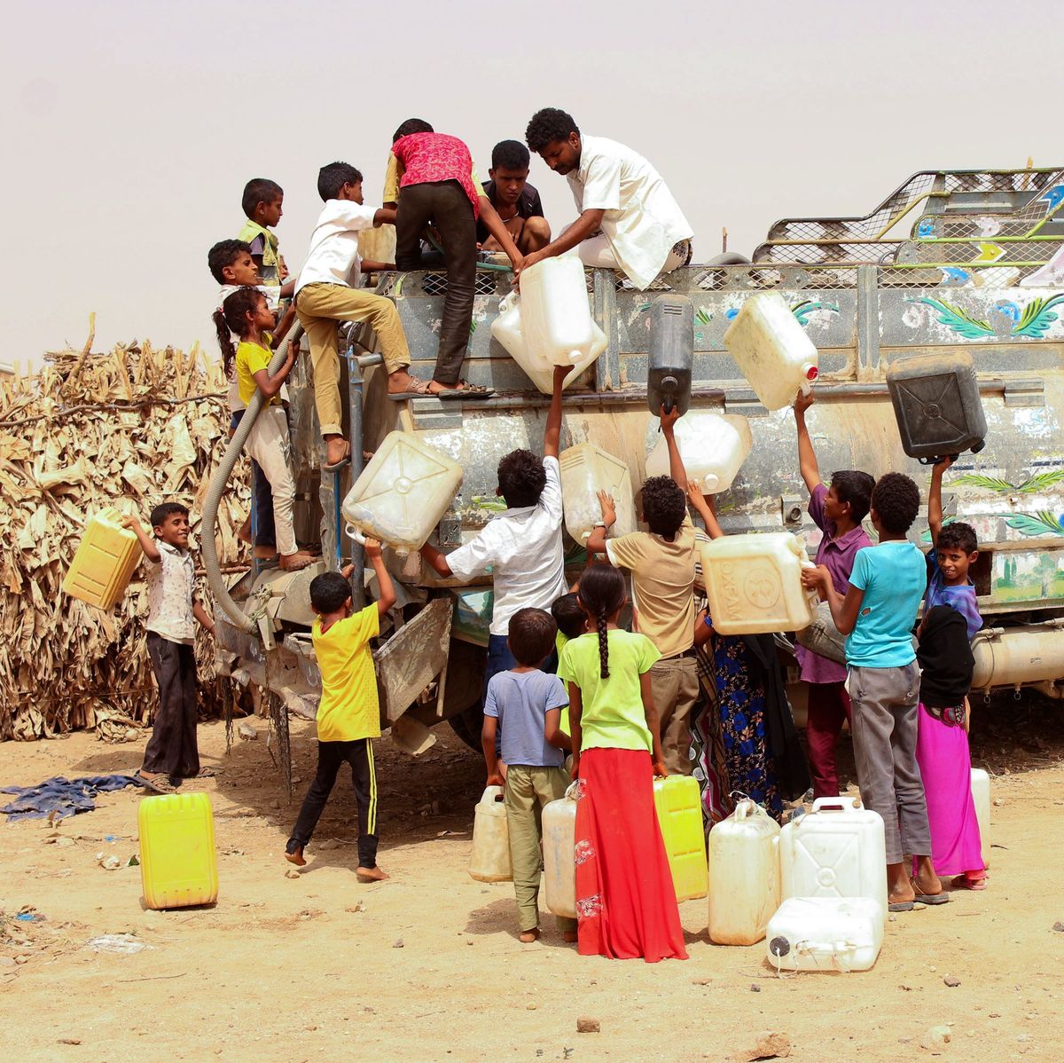 topshot yemen conflict water