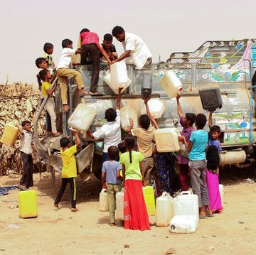 topshot yemen conflict water