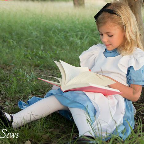 How to dress up as Alice in Wonderland Characters on a budget