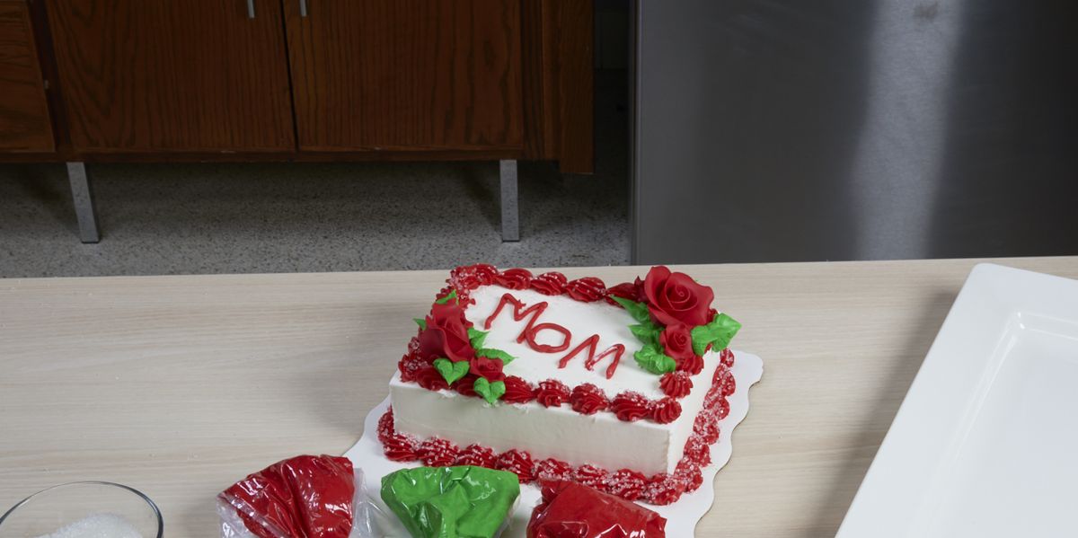 Sam\'s Club Is Selling Mother\'s Day Cake Decorating Kits