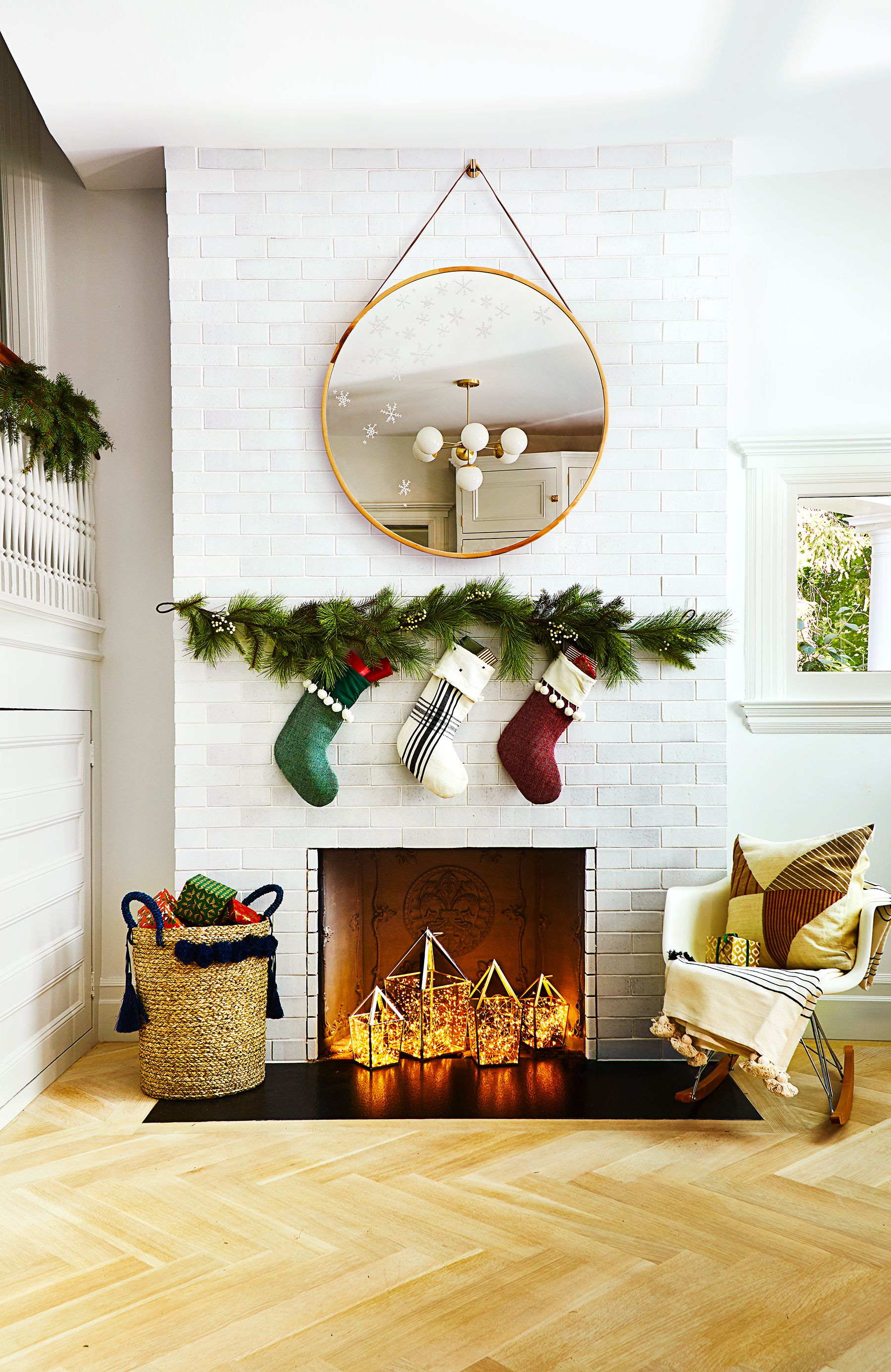 Stunning Christmas Decorations for Your Fireplace Without a Mantle