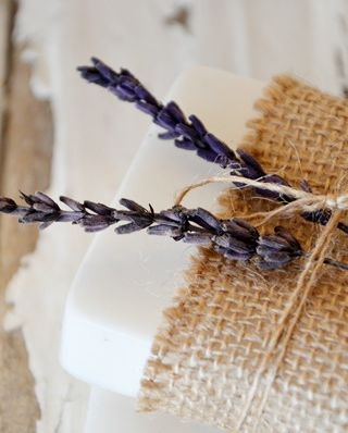 diy christmas gifts lavender soap