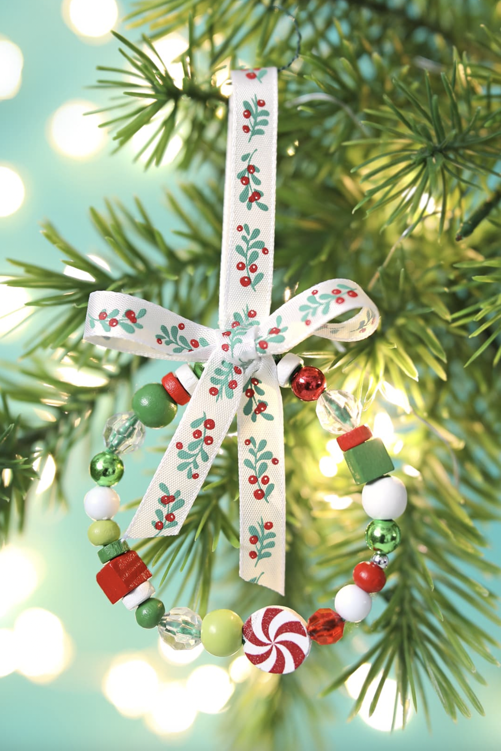 A Few Supplies Is All It Takes to Make This Classic Xmas Ornament