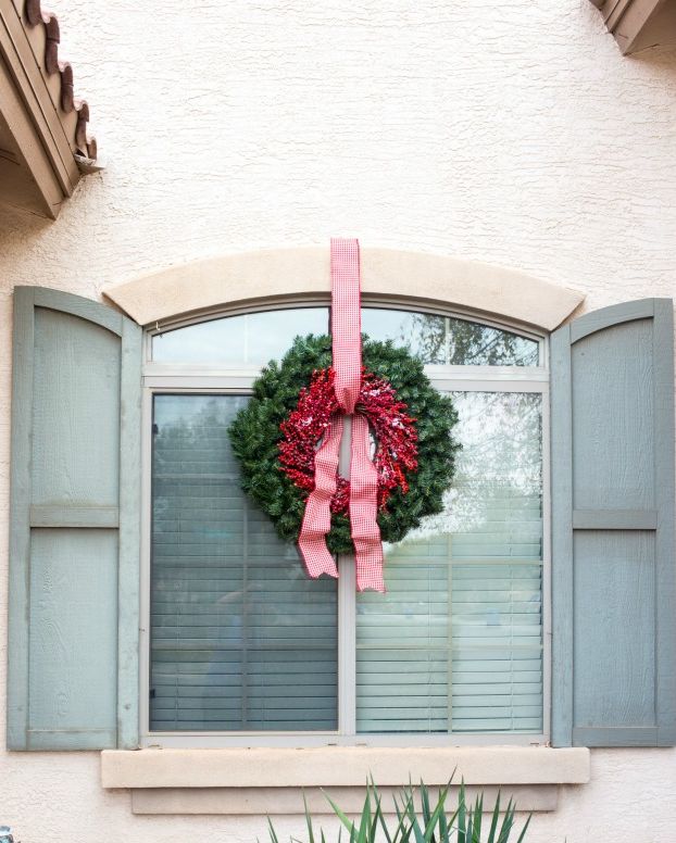 These 40 Christmas Window Decor Ideas Pack a Festive Punch