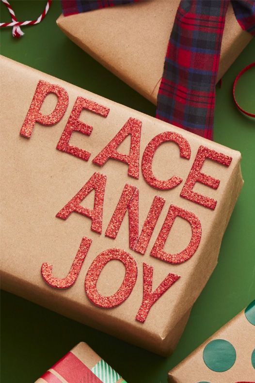 diy-christmas-wrapping-peace-and-joy-letters