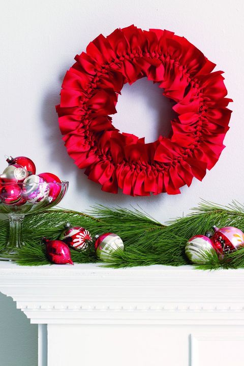 81 Diy Christmas Wreaths 2022 - Homemade Front Door Christmas Wreaths