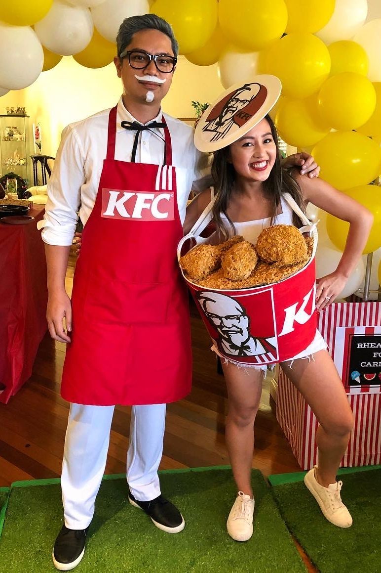 Diy Couples Costumes Colonel Sanders And Fried Chicken 1666276093 ?crop=0.716xw 1.00xh;0.150xw,0&resize=980 *