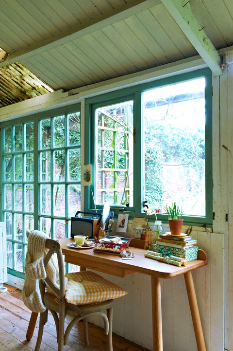 diy desk idea in garden shed
