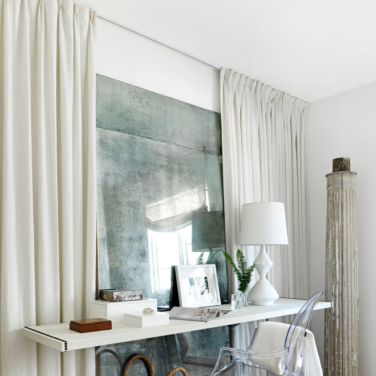 20 Chic and Inspiring Built-in Desk Ideas