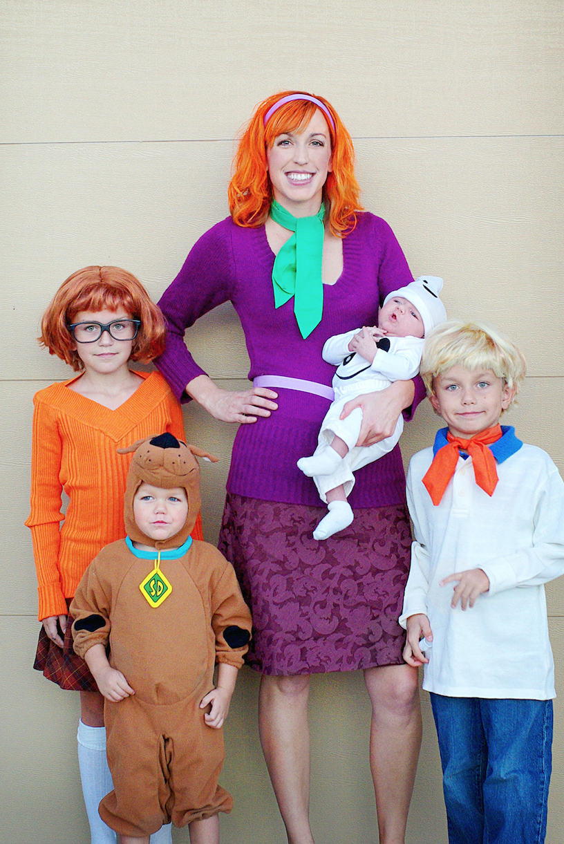DIY Daphne and Velma - Scooby Doo  Halloween outfits, Teenage halloween  costumes, Halloween costume outfits