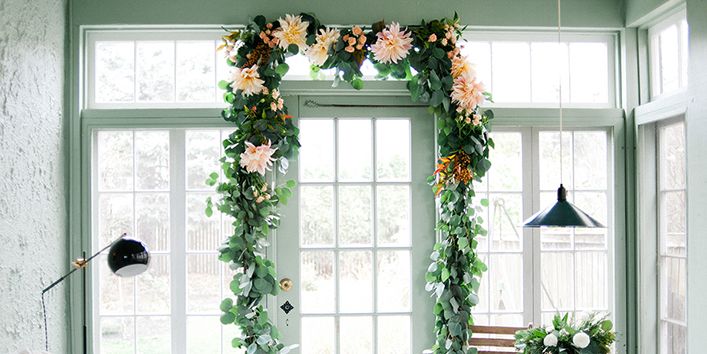 DIY Floral Garlands - How to Make Flower Garlands for Weddings, Home, and  Décor
