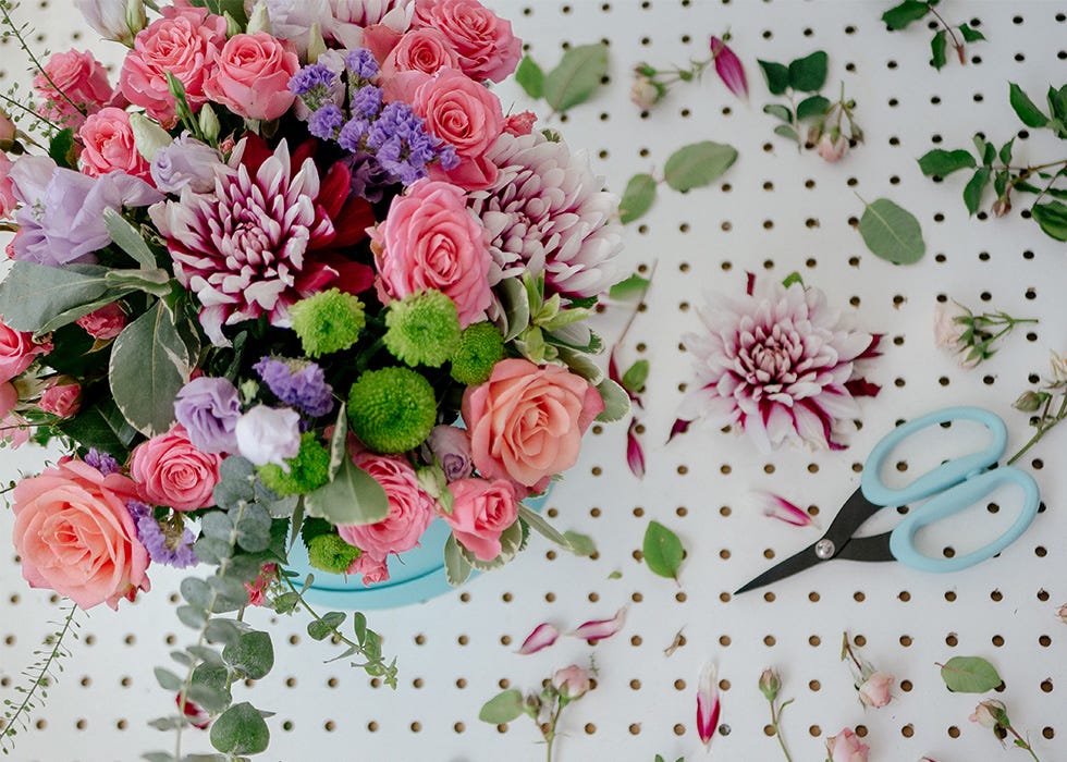 52 Easy DIY Flower Arrangements for Spring and Summer Celebrations