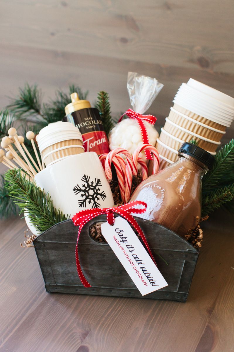 How to Make a Themed Gift Basket