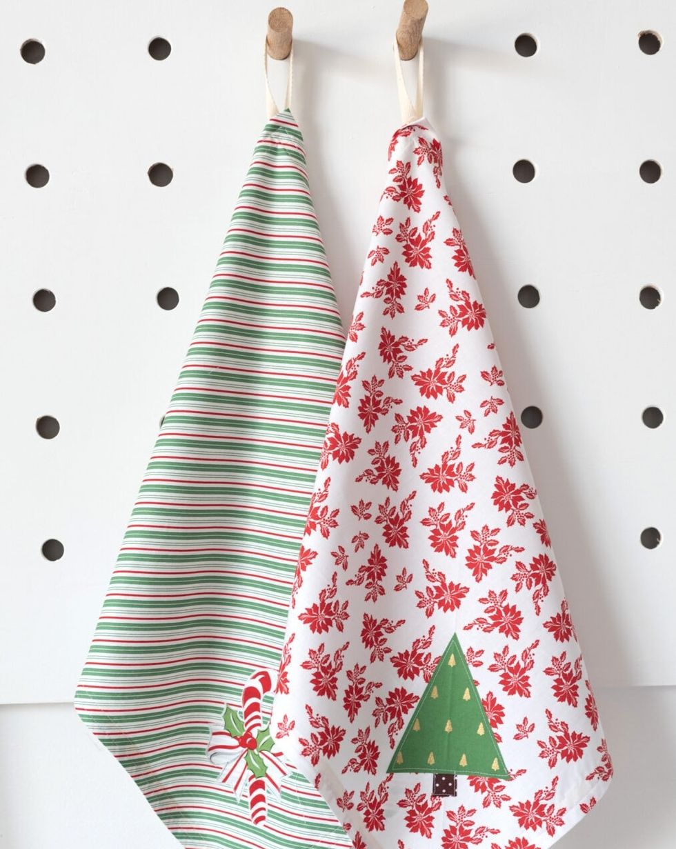 DIY Gift Festive Tea Towel for Mom