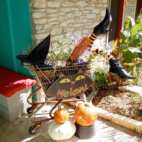 57 Outdoor Halloween Decorations - Porch Decorating Ideas For Halloween